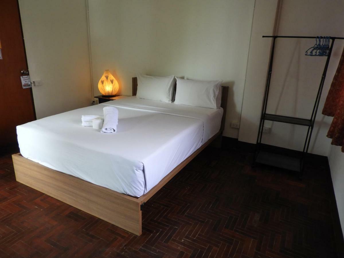 P'Lyn House Hotell Chiang Mai Exteriör bild