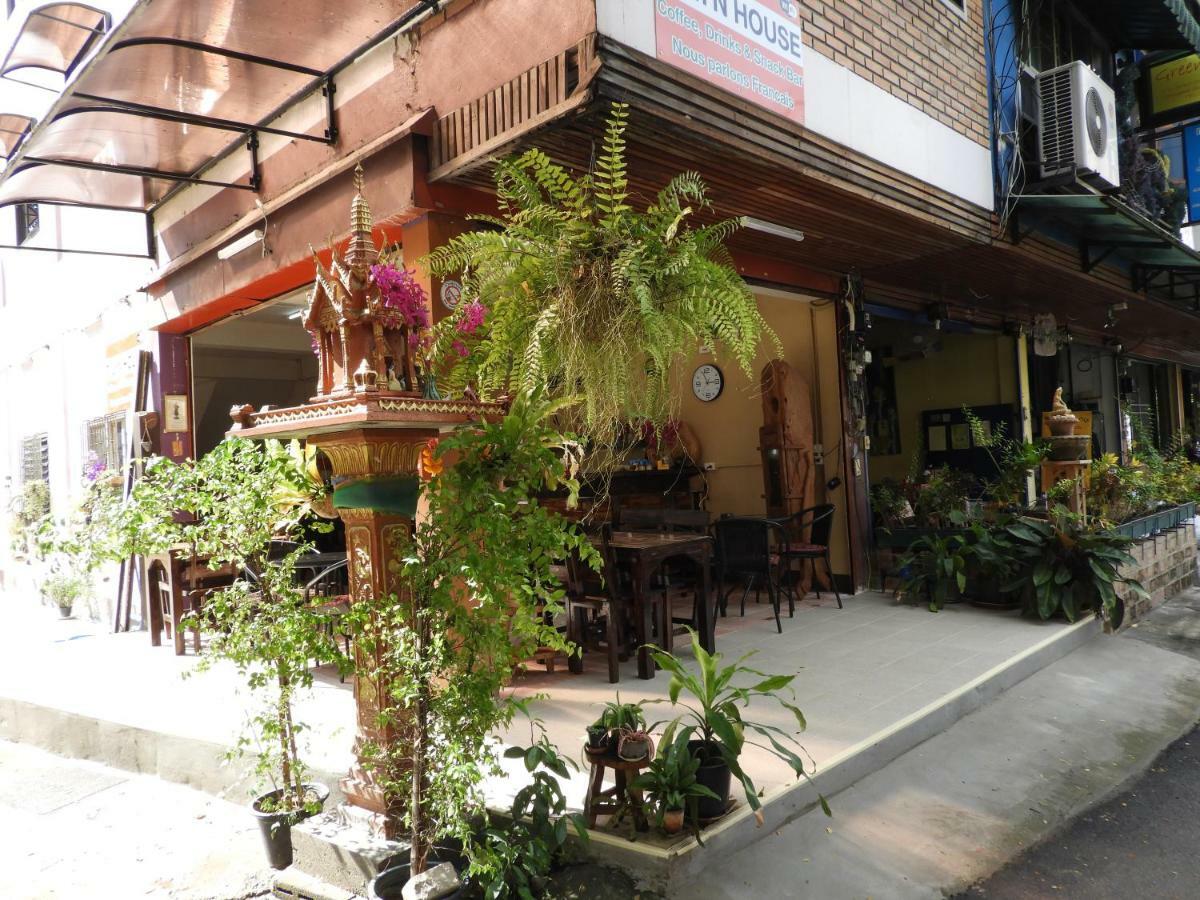 P'Lyn House Hotell Chiang Mai Exteriör bild