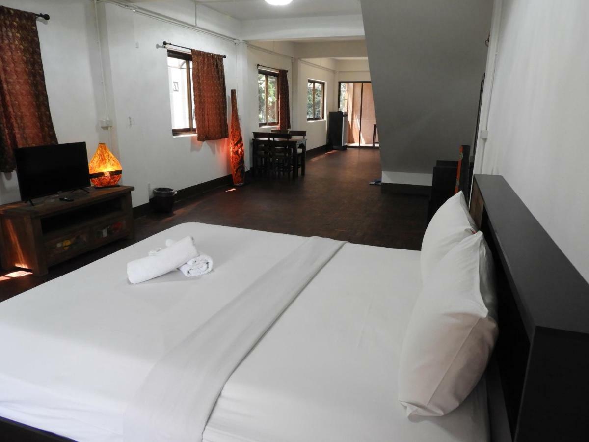 P'Lyn House Hotell Chiang Mai Exteriör bild